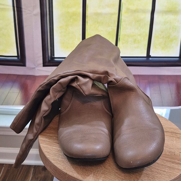 Woman's Tan Boots - Size 9 - Picture 1 of 9